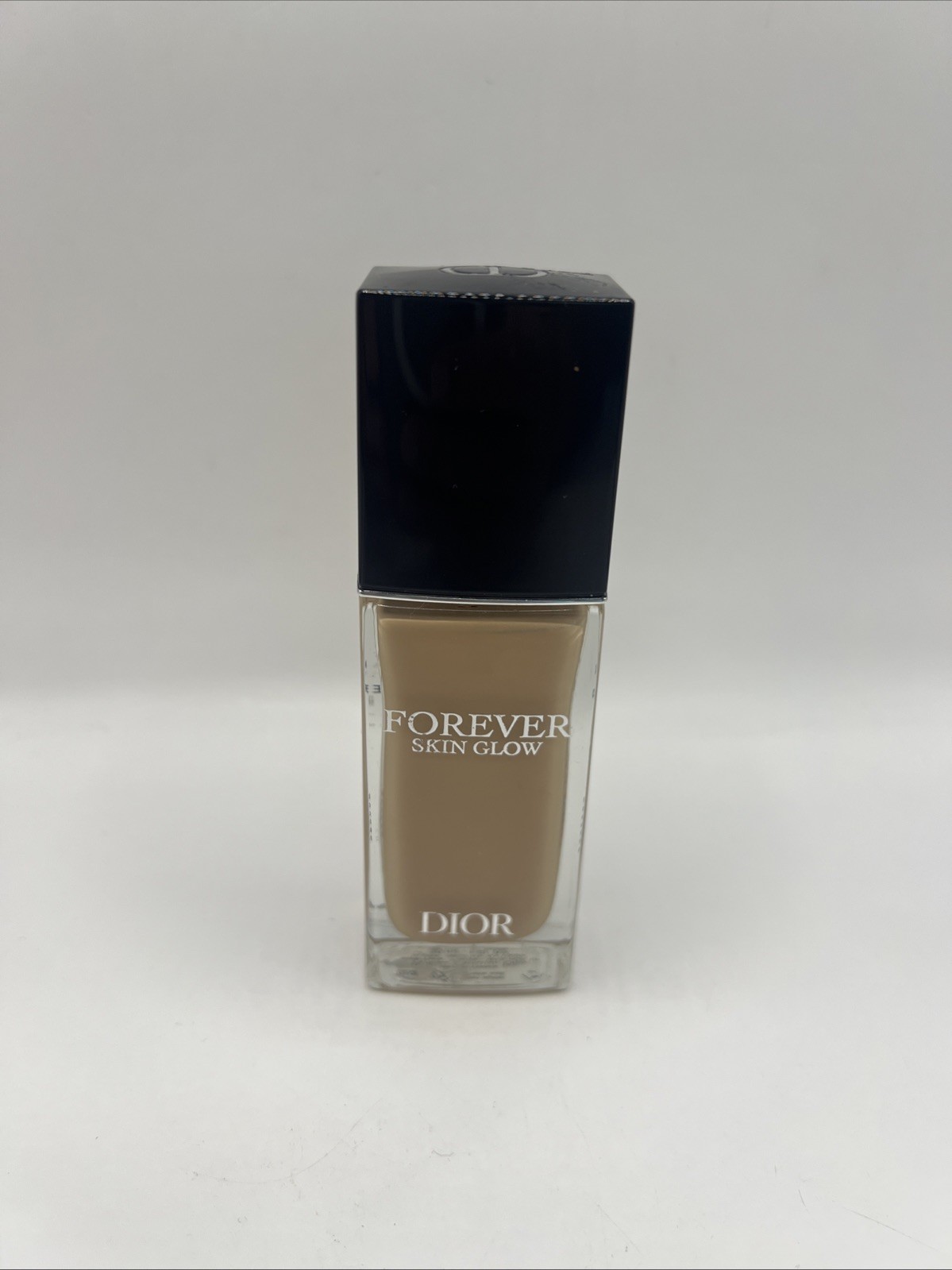 Dior ~ Forever Skin Glow ~ 24hr Wear Radiant Foundation ~ 2.5W ~ WARM GLOW NWOB