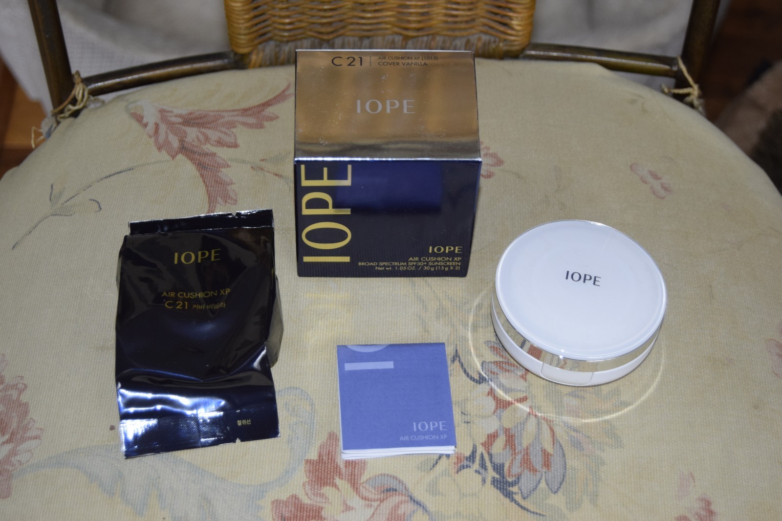 New Old Stock! IOPE Air Cushion Cover C21 Vanilla (1015) 1 Compact + 1 Refill