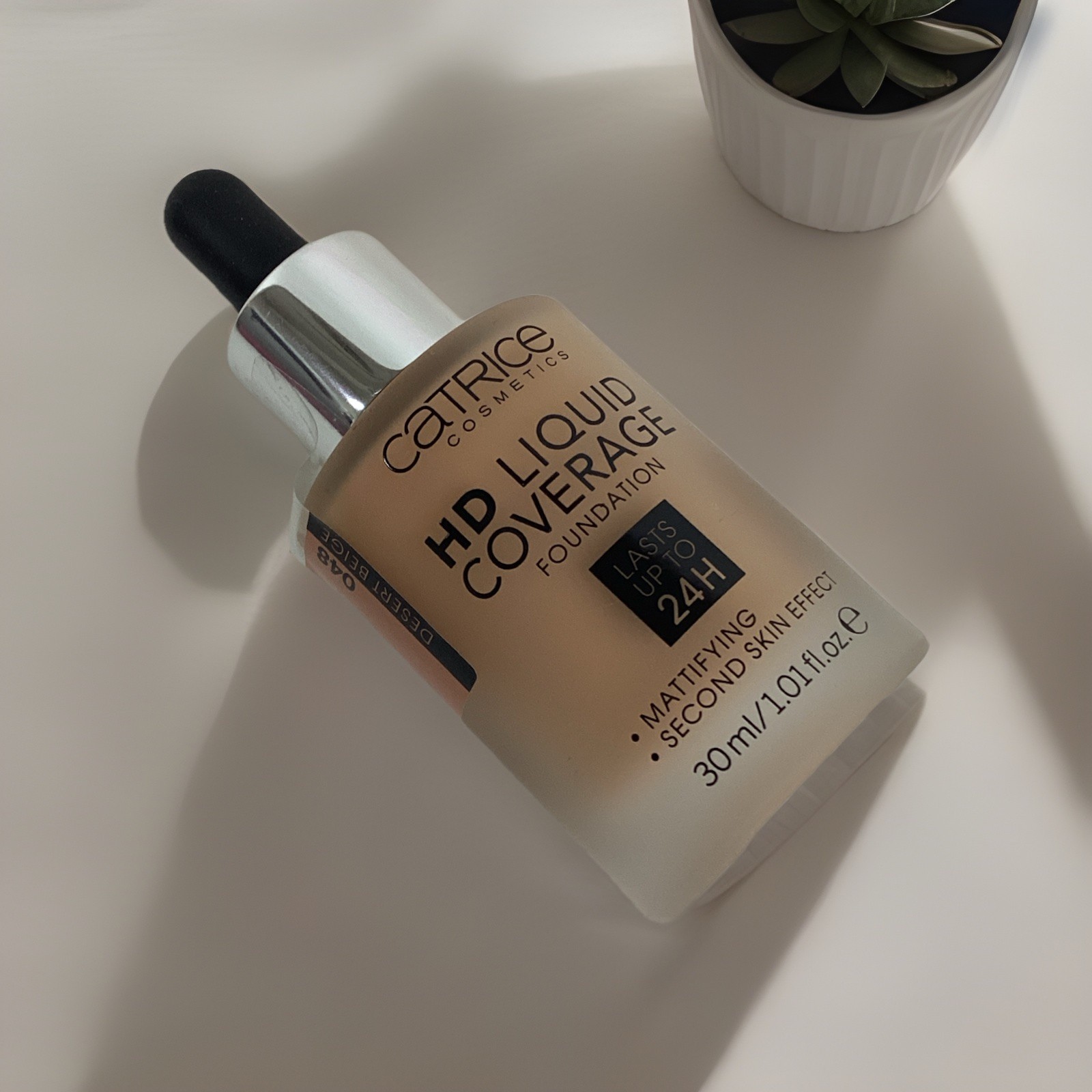 Catrice HD Liquid Coverage Foundation 048 DESERT BEIGE 1.01oz ASPICT, NEW