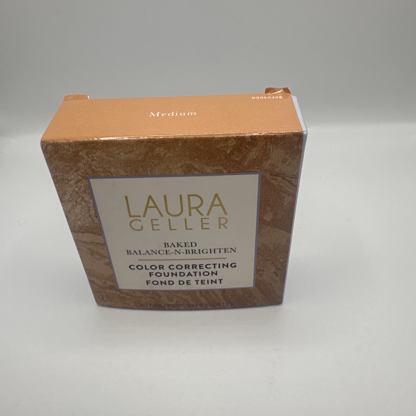 NEW – Laura Geller Baked Balance-N-Brighten Color Correcting Foundation Medium