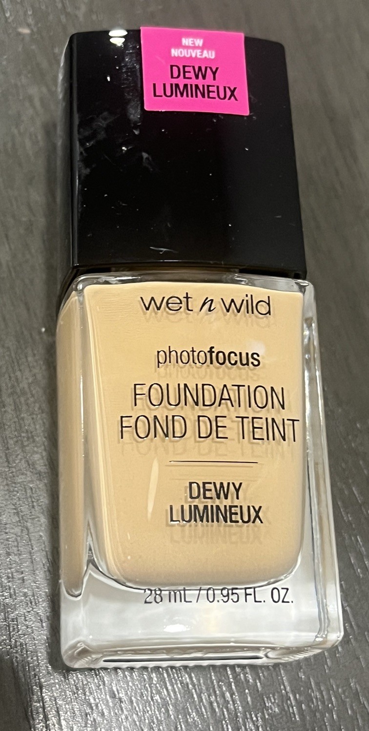 wet n wild Photo Focus Dewy Foundation Golden Beige *NEW*