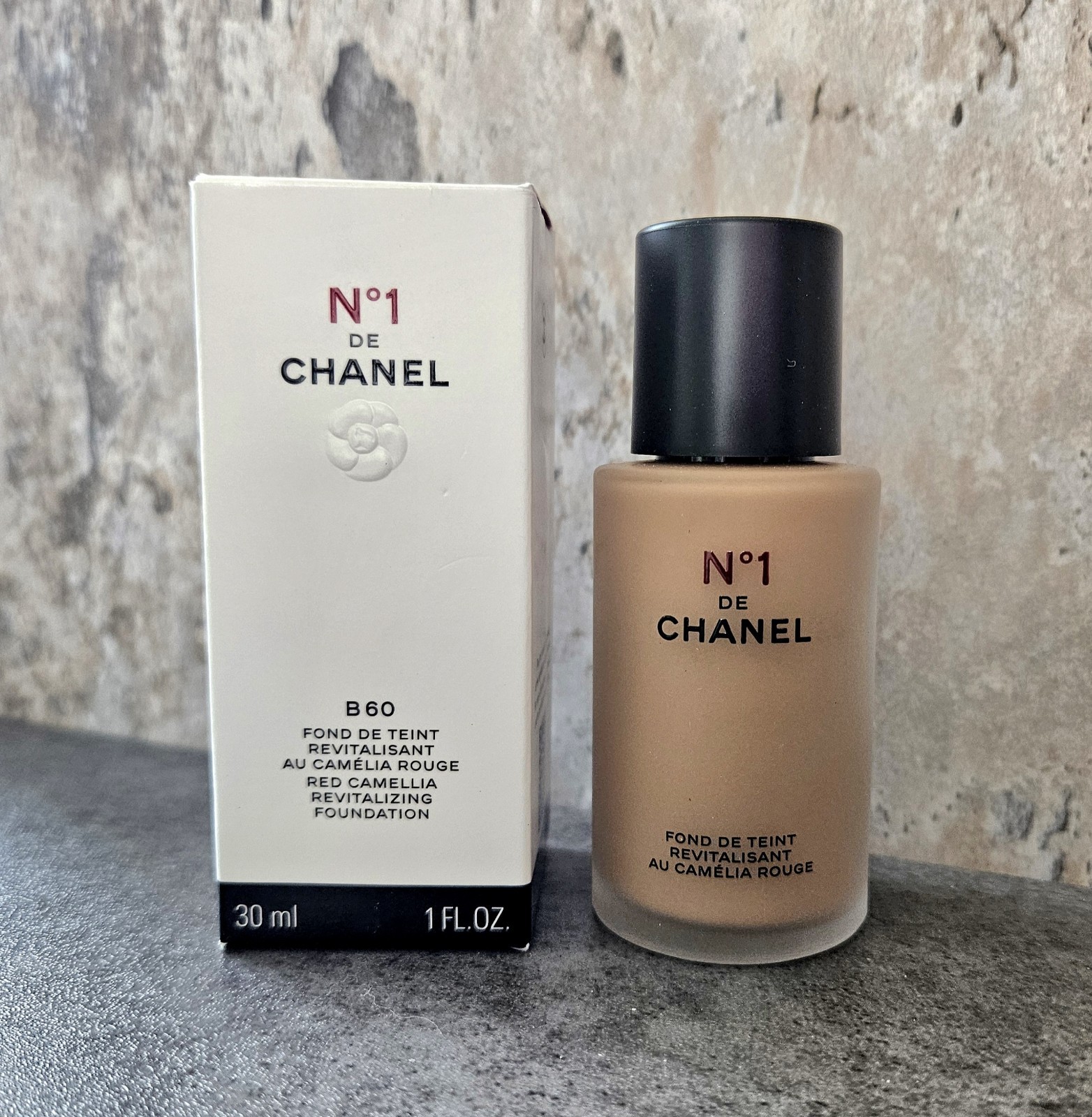 Chanel #1 De Chanel B60 Red Camellia Revitalizing Foundation 1 oz NIB!