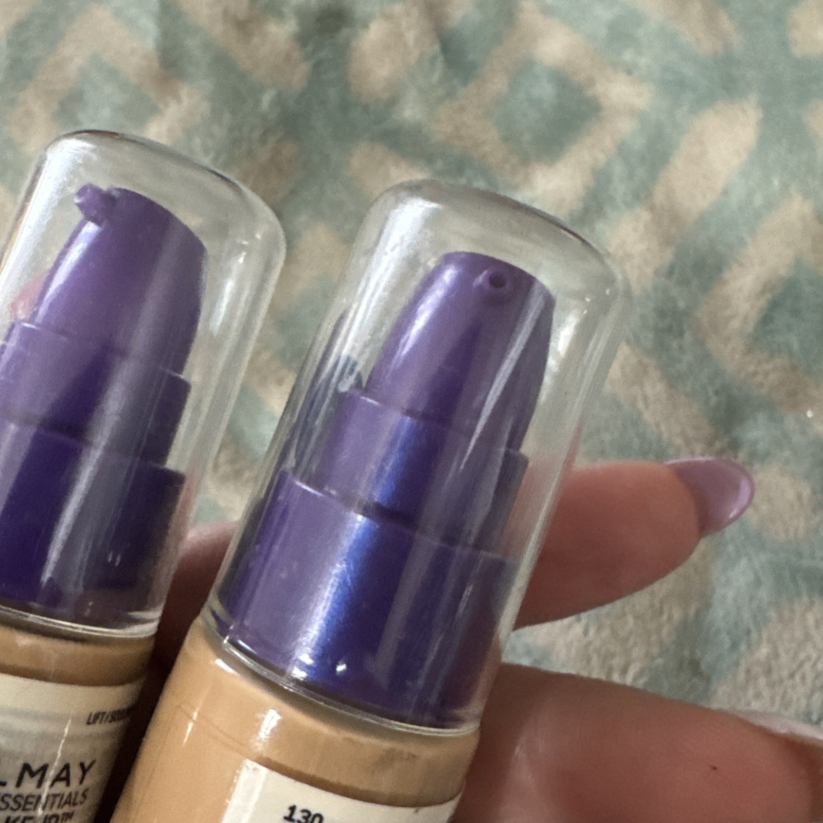 2x Almay Age Essentials Makeup Multi-Benefit SPF 15 130 Light / Medium Neutral