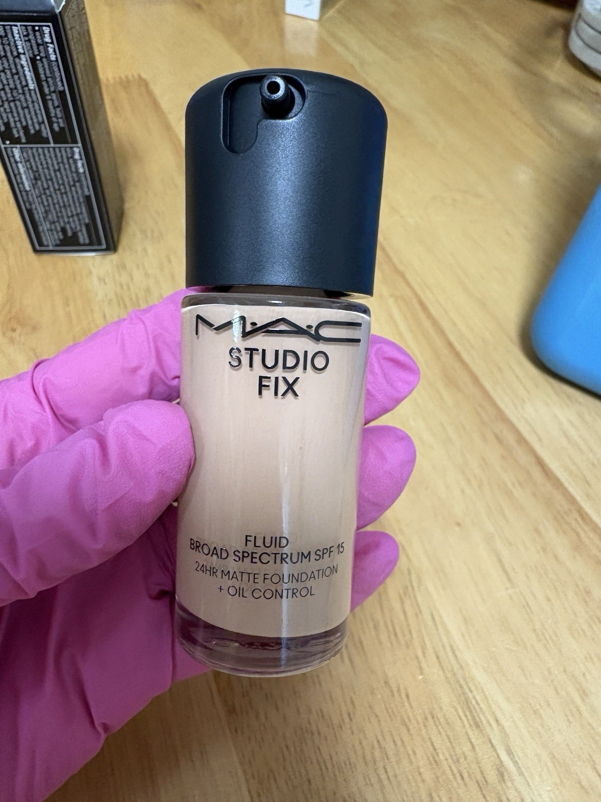 MAC Studio Fix Fluid Foundation SPF15 Broad Spectrum NW20 Full Sz1oz, BNIB, NEW
