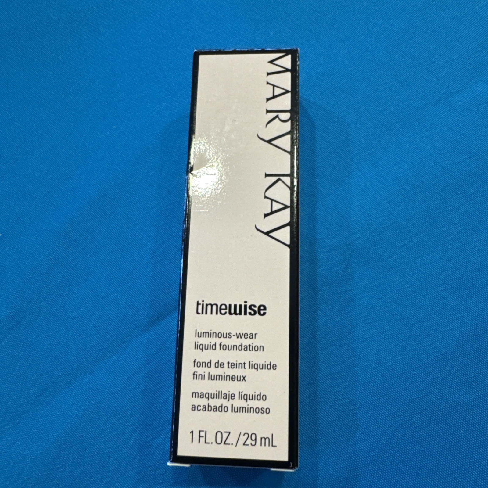 Mary Kay Timewise Luminous Wear Liquid Foundation Bronze 4 038717 Normal to Dry