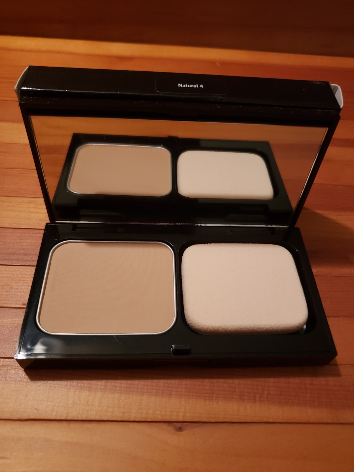 Bobbi Brown Illuminating Finish Powder Compact SPF 12 NATURAL 4 NIB .45 oz 13 g