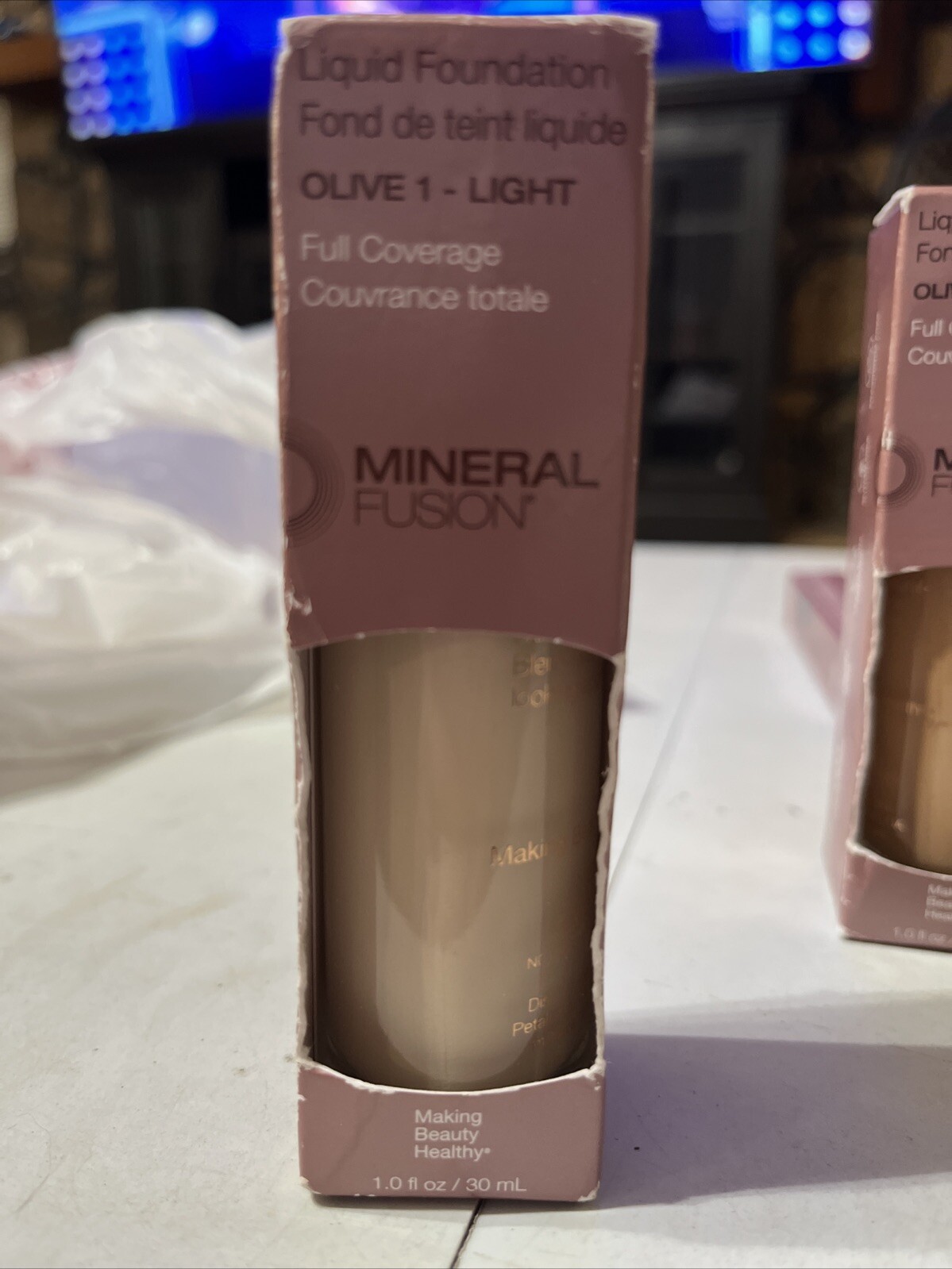 Mineral Fusion Olive 1 Light Liquid Foundation – 1 fl oz.