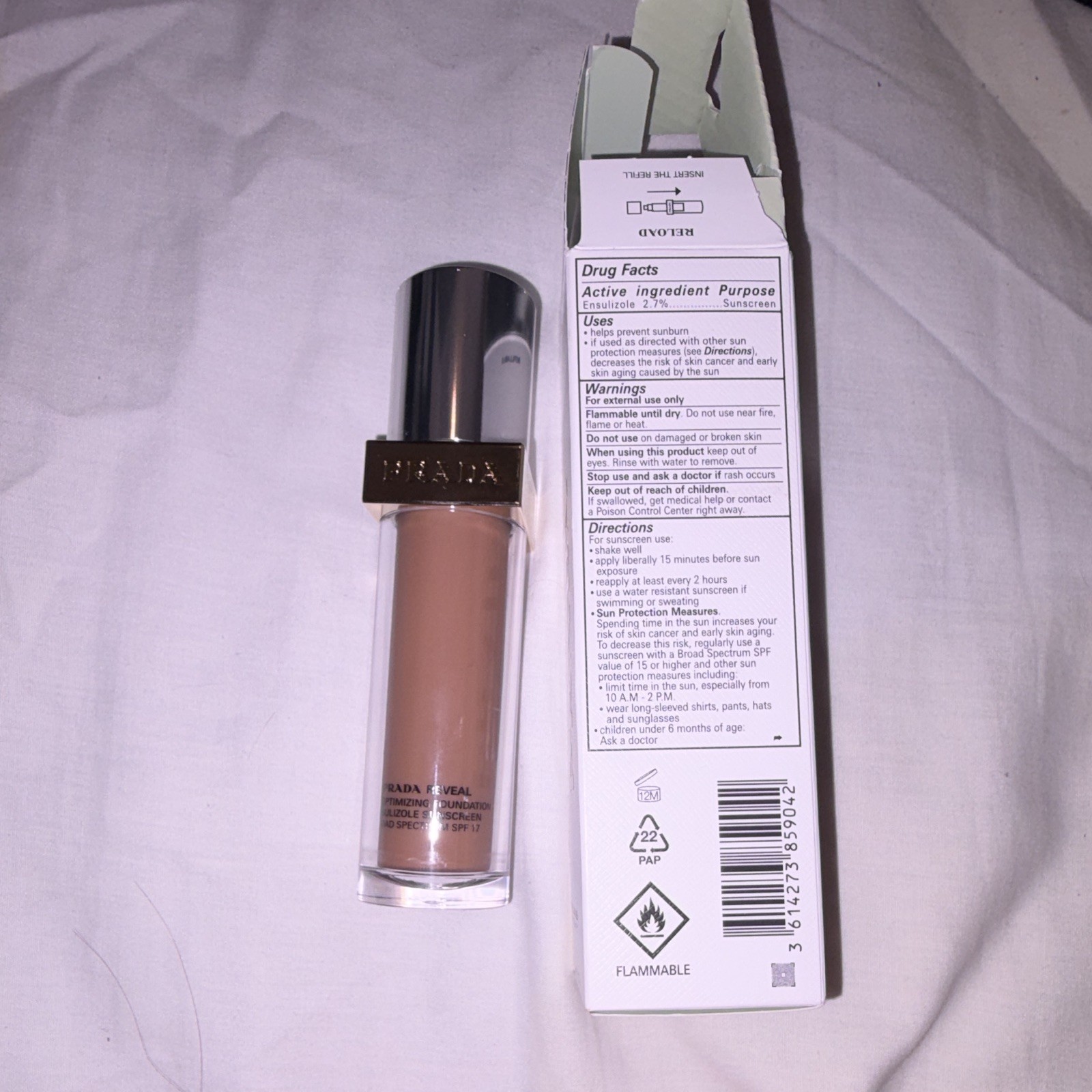PRADA Reveal Liquid Foundation Medium Natural MC60 SPF 17 30ml / 1 fl oz