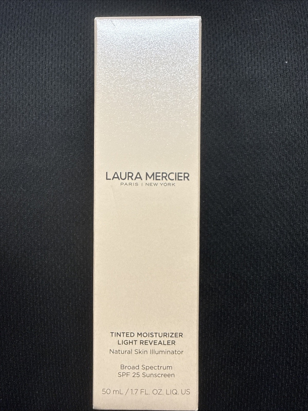 Laura Mercier Tinted Moisturizer Light Revealer NUDE 2N1 Exp 10/25
