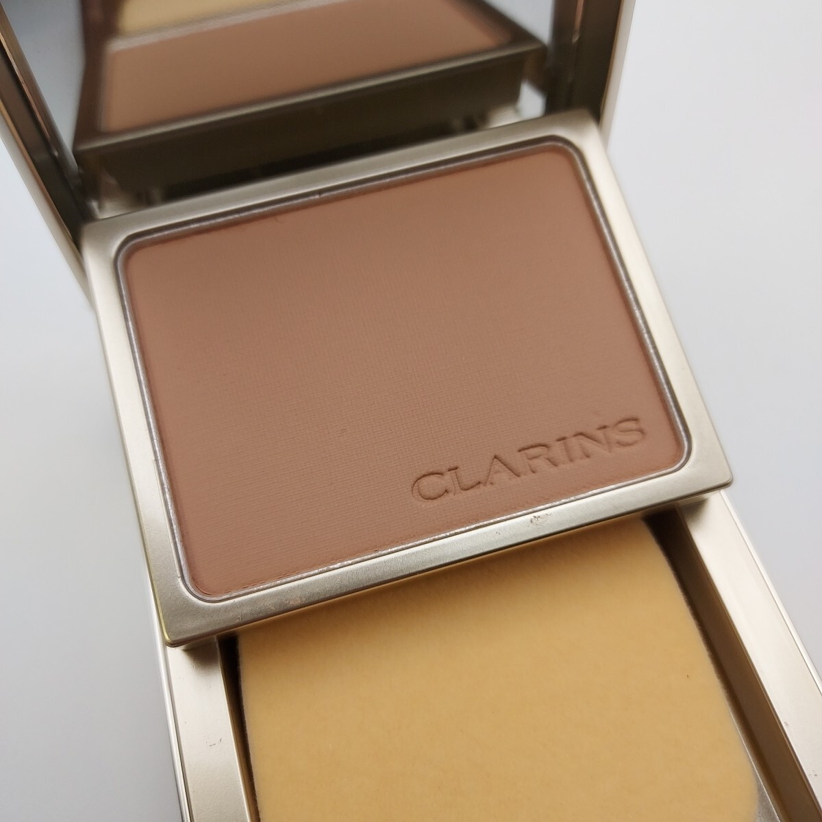 Clarins Everlasting Compact Foundation Makeup .3oz 113 CHESTNUT