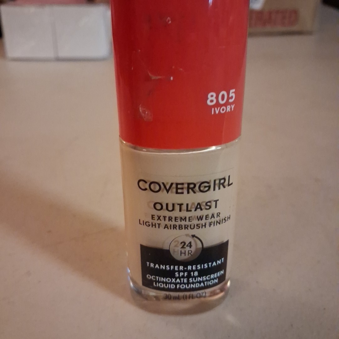 Covergirl Outlast Extreme Wear Full Coverage Foundation 805 Ivory SPF 18 30 ml