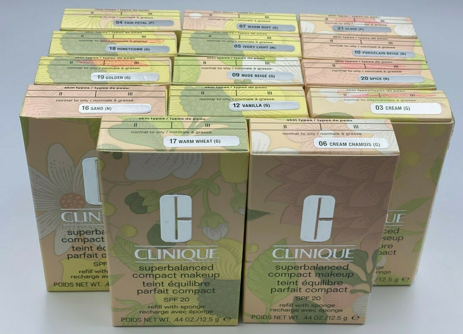 Clinique super balanced compact makeup refill with sponge SPF 20 New in box