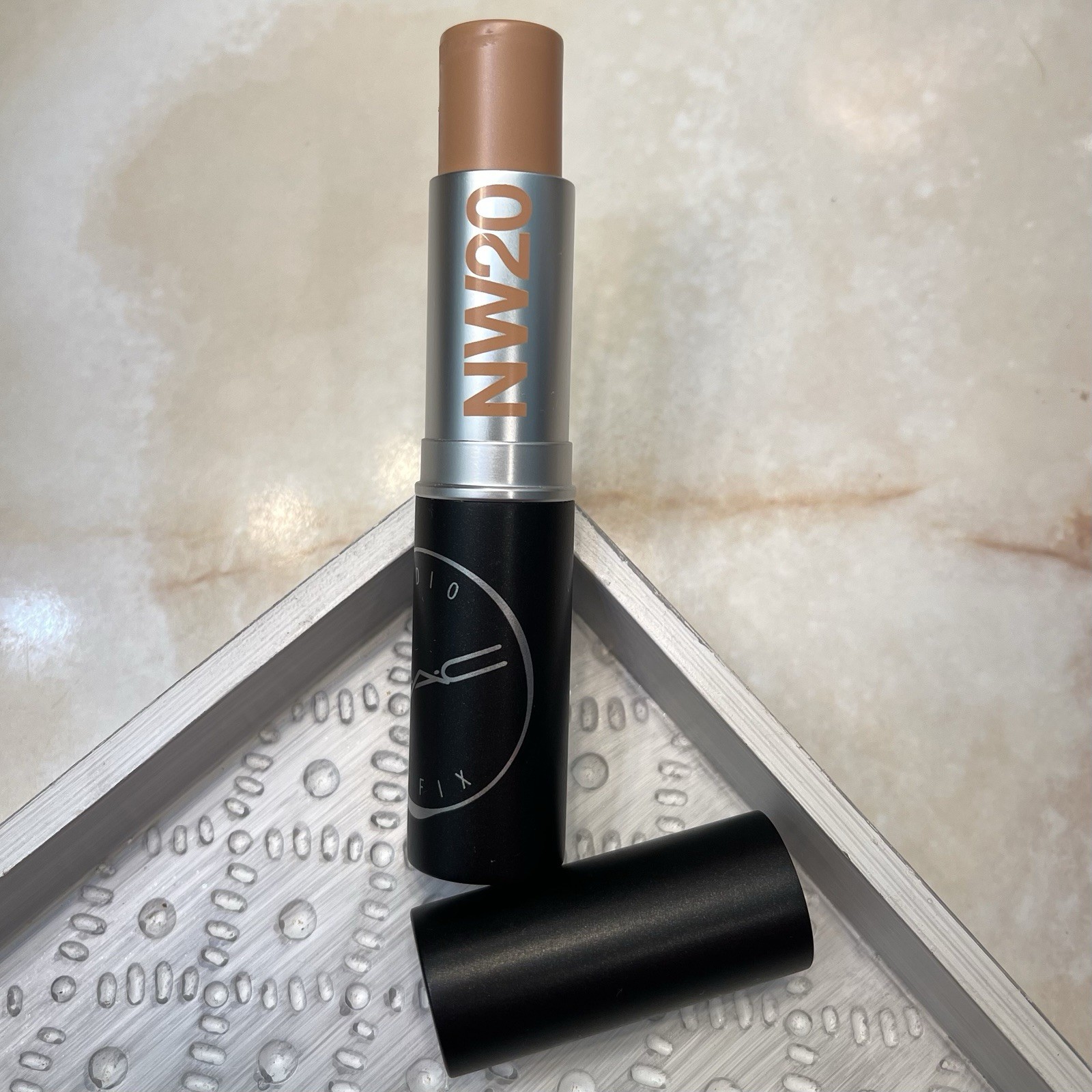 MAC ~ ‘NW20’ ~ Studio Fix Soft Matte Foundation Stick ~ Full Size 9 g ~ NIB