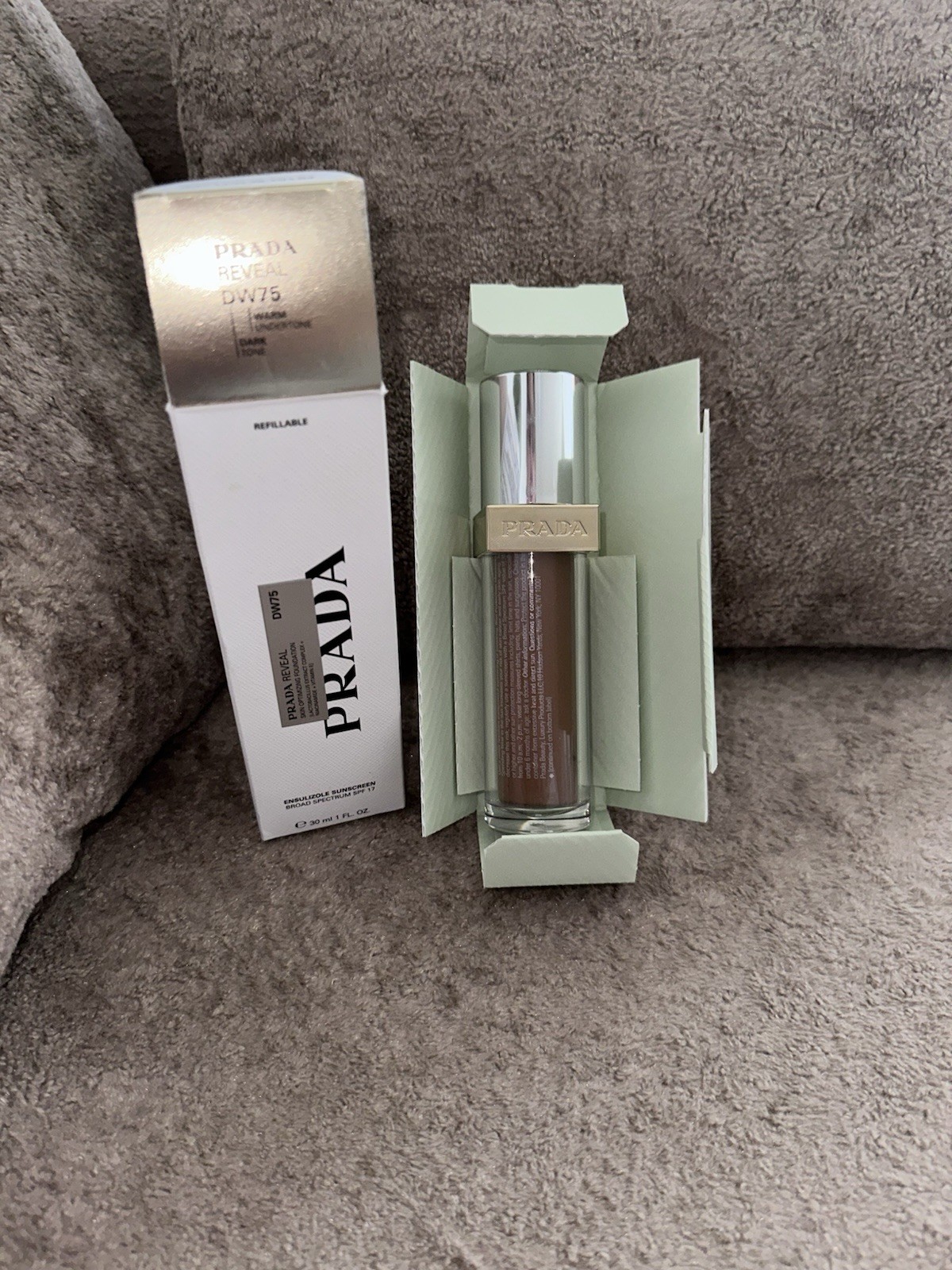 PRADA Reveal Liquid Foundation Luminous Buildable SPF 17 DW75 1 fl oz