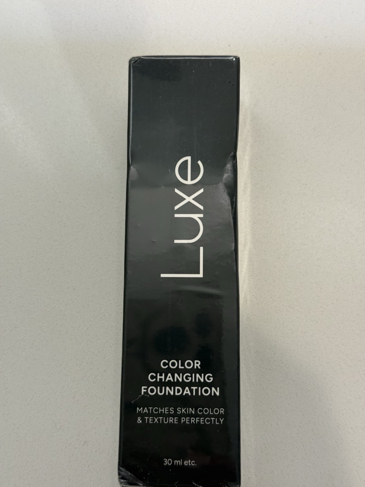 Luxe – Color Changing Foundation 01 Light Shade Exp. 01/18/2029 Sealed