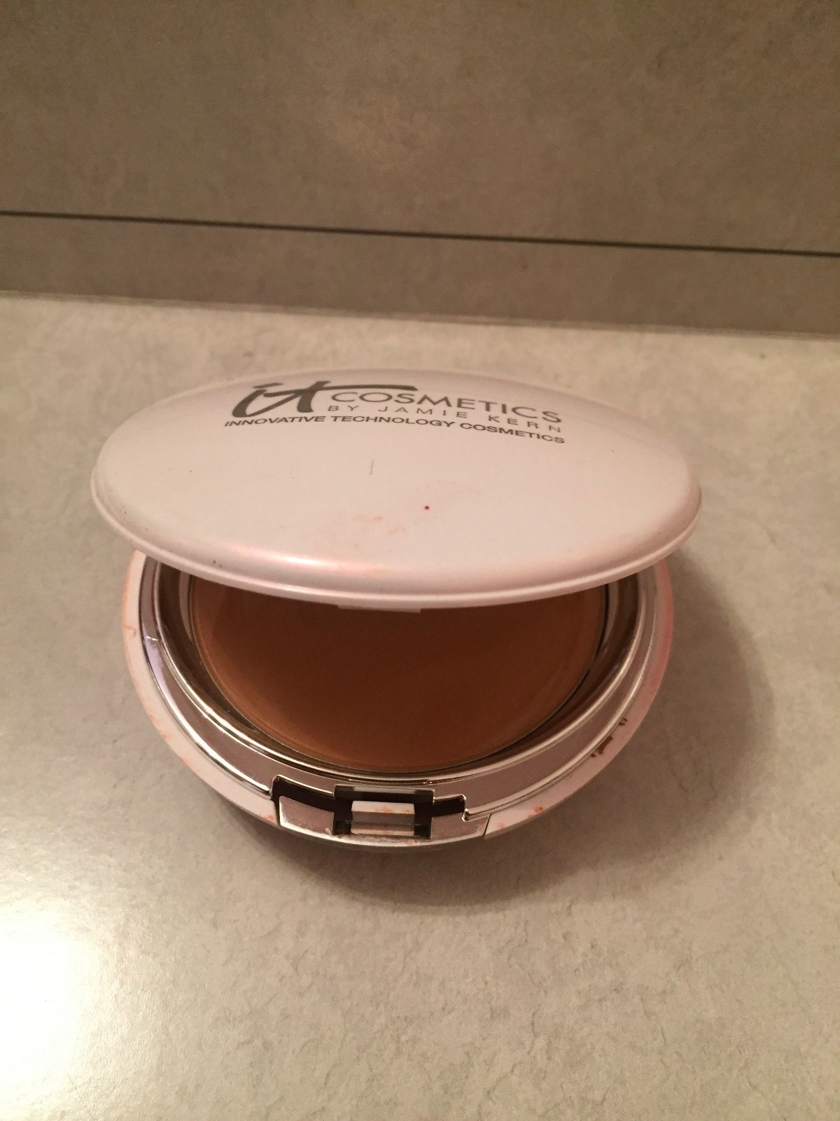 IT COSMETICS CELEBRATION FOUNDATION ILLUMINATION RICH .30 OZ