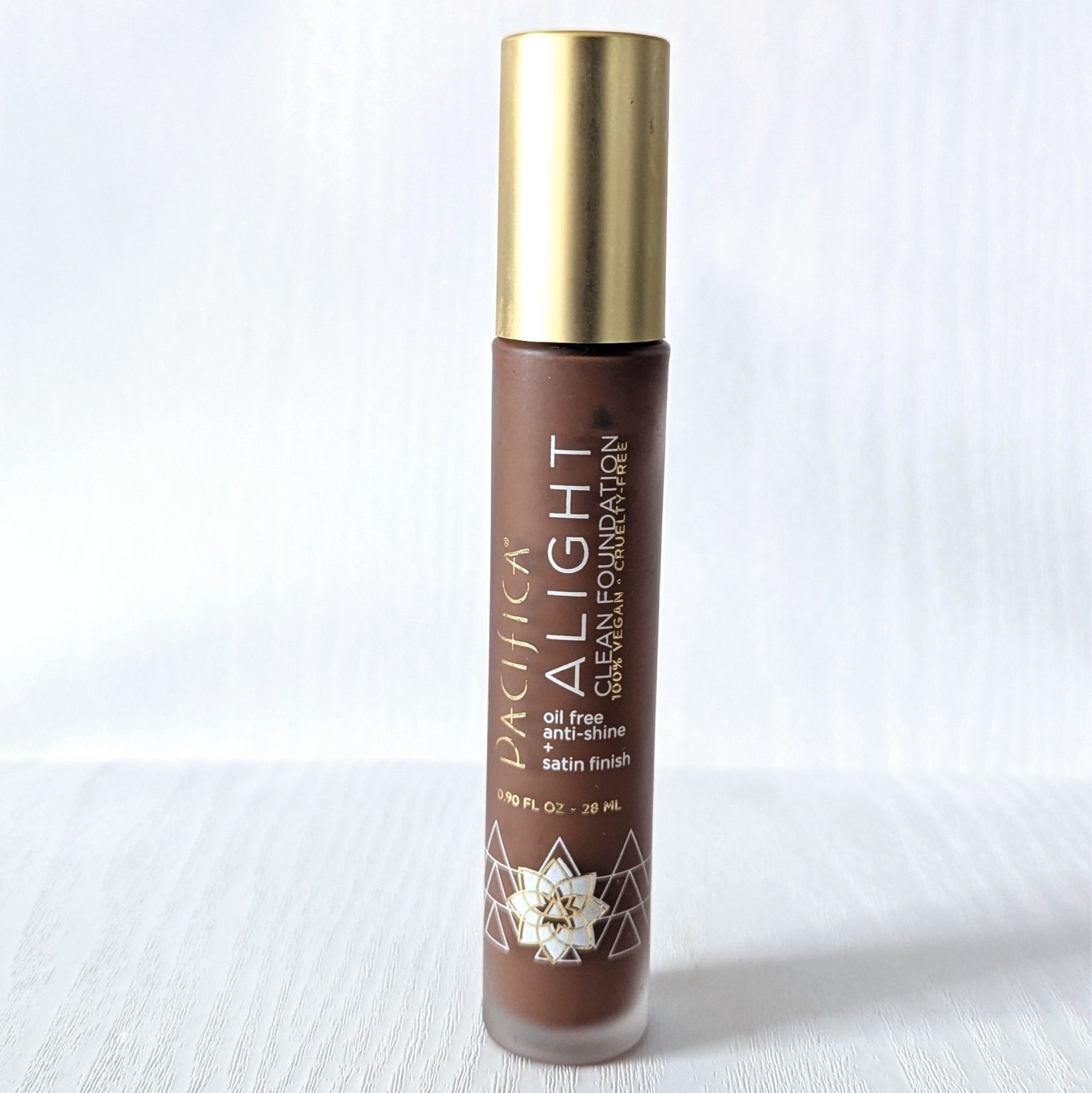 Pacifica Alight Anti-Shine Clean Foundation Satin Finish Vegan 02ND NEUTRAL DEEP