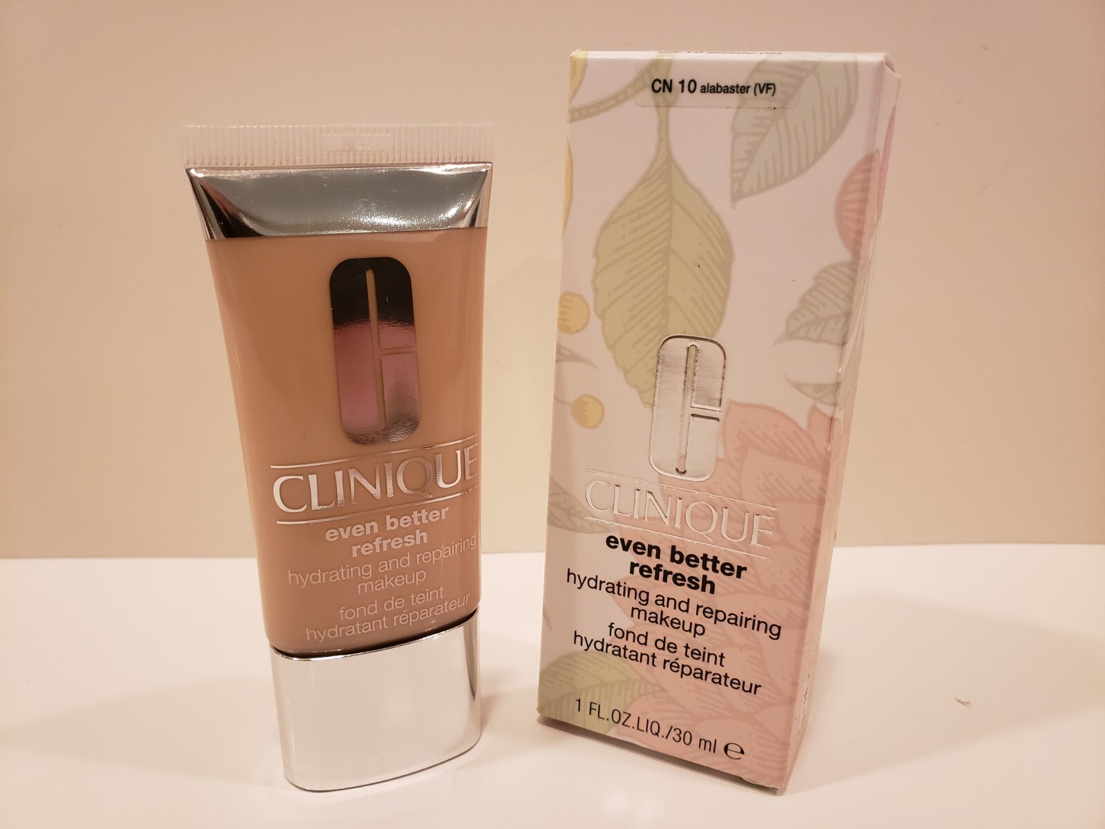 Clinique~Even Better Refresh Hydrating and Repairing Makeup~CN10 Alabaster~NIB