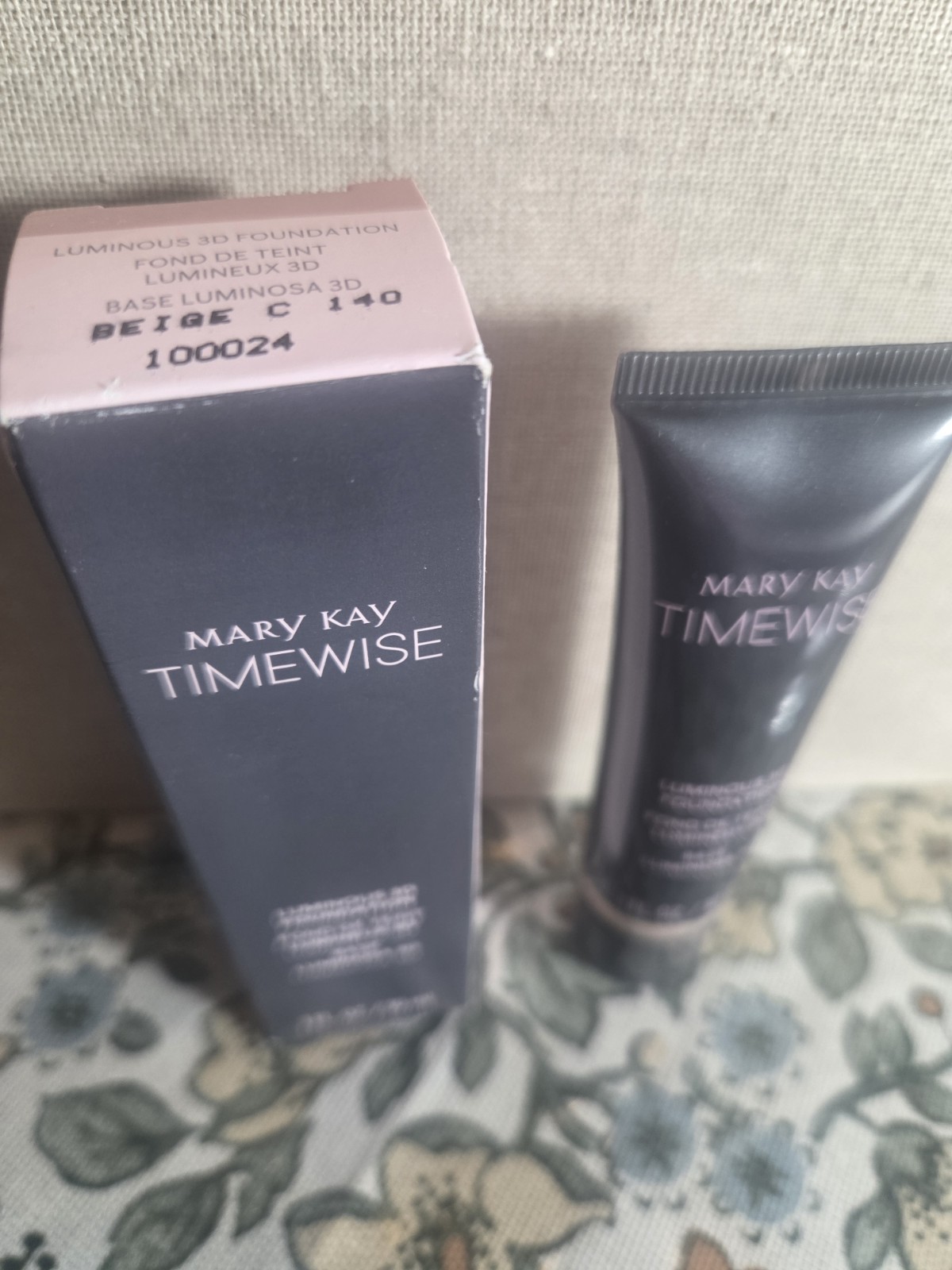 Mary Kay TImewise Luminous 3D Foundation – Beige C 140 (100024)- NIB