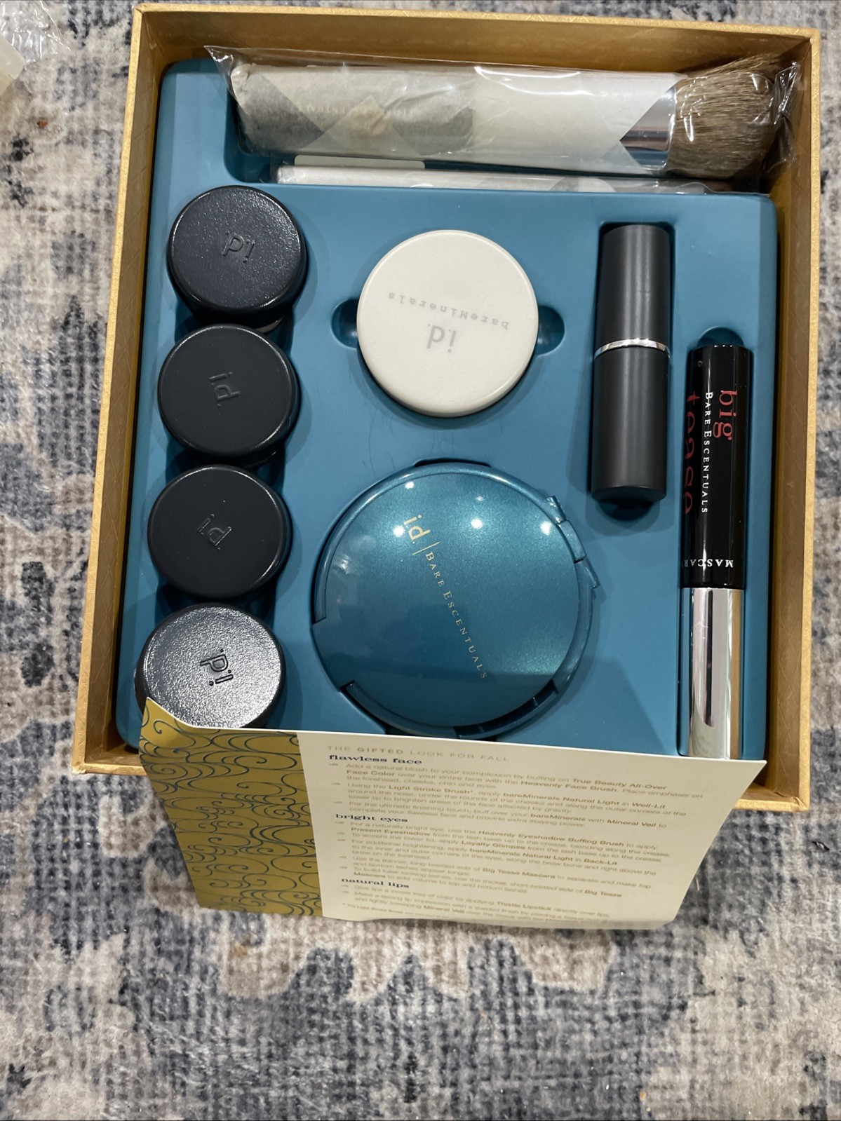 bare Escentuals 10 Piece Exclusive Gift Pack With Bright & Gifted Pb1