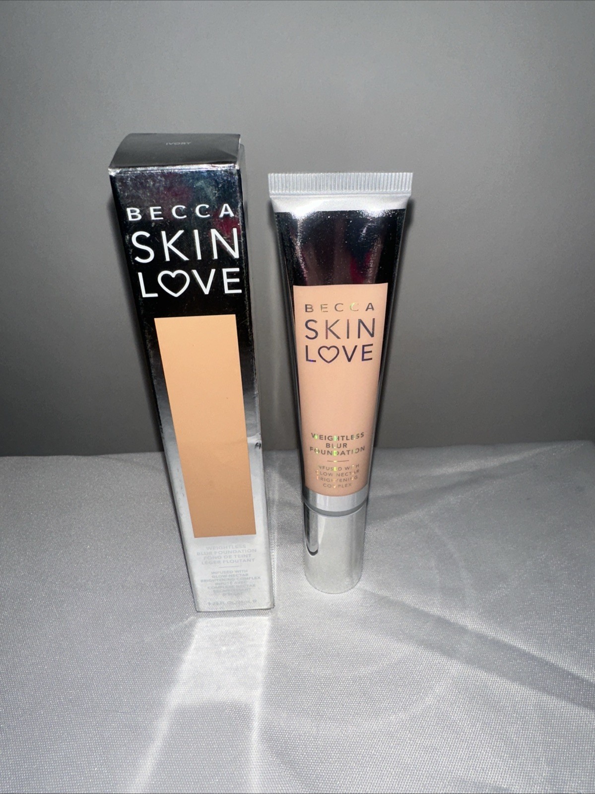 Becca Skin Love Weightless Blur Foundation 1.23oz/35ml NIB SHADE Ivory HTF
