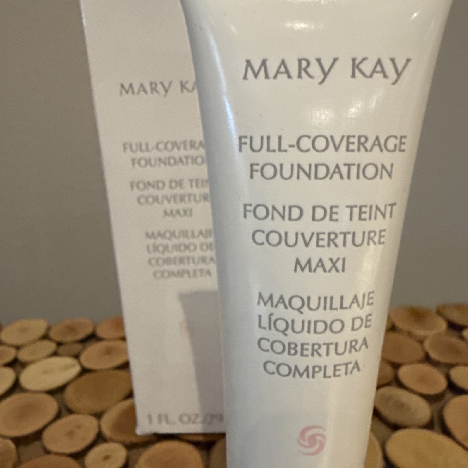 Mary Kay Full Coverage Foundation Beige 304 #367000 Normal to Dry Skin