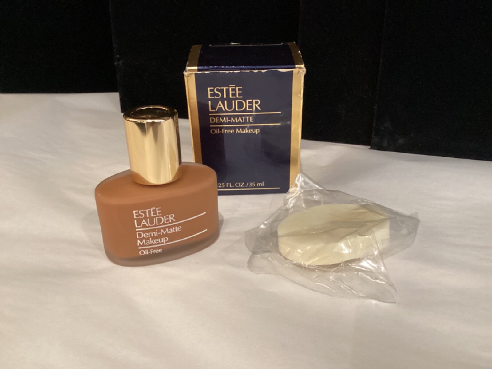 NEW IN BOX ESTEE LAUDER DEMI MATTE OIL FREE MAKEUP MOCHA-15 W NO RES