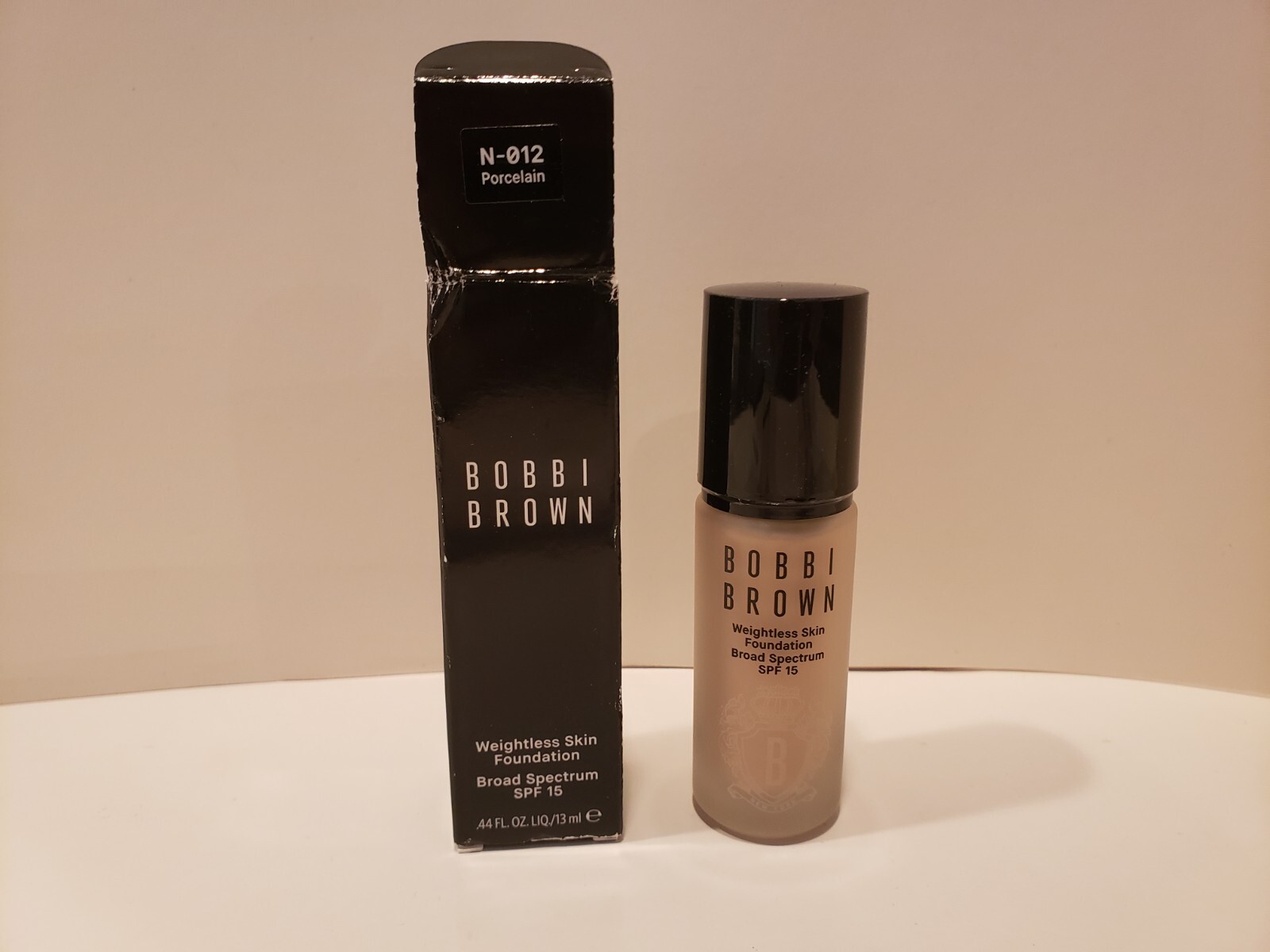 Bobbi Brown – Weightless Skin Foundation BS SPF 15 – N-012 Porcelain – 0.44- NIB