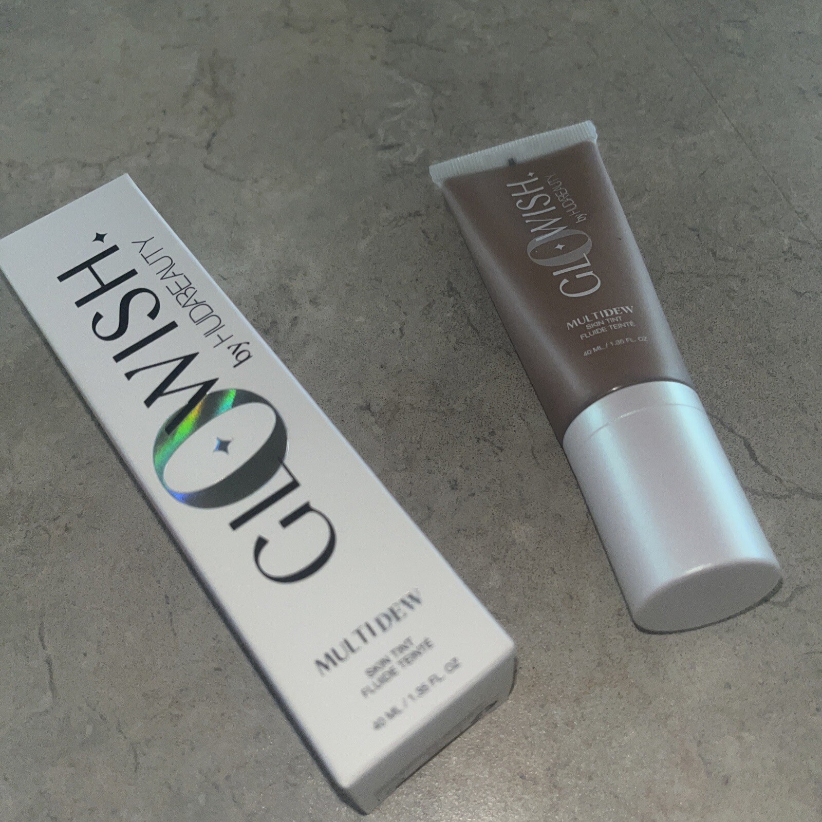 HUDA BEAUTY Glowish MultiDew Skin Tint Foundation – 09 EXTRA TAN – Authentic