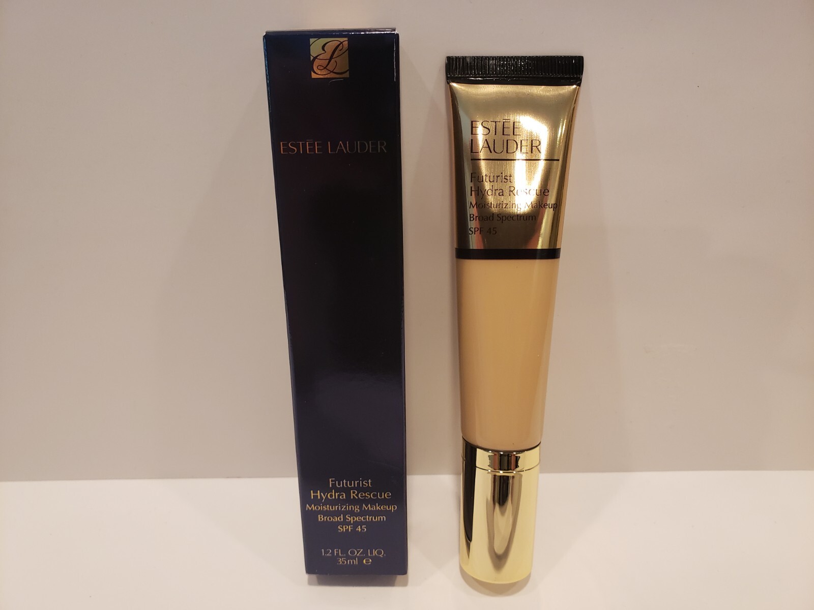 Estee Lauder ~ Futurist Hydra Rescue ~ 1W1 Bone ~ SPF 45 – 1.2 Fl Oz – NIB