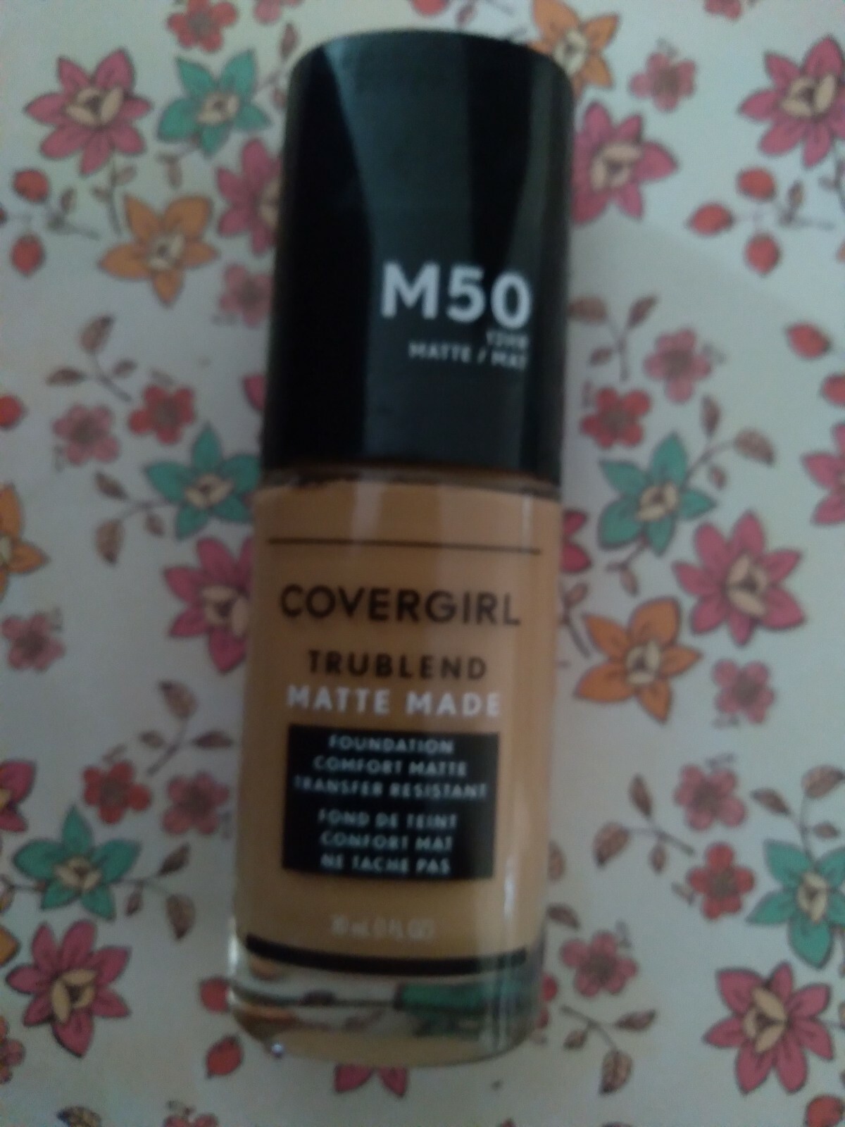 New Covergirl 12hr “Soft Tan” Oil free Matte M50 Foundation Transfer Resistant