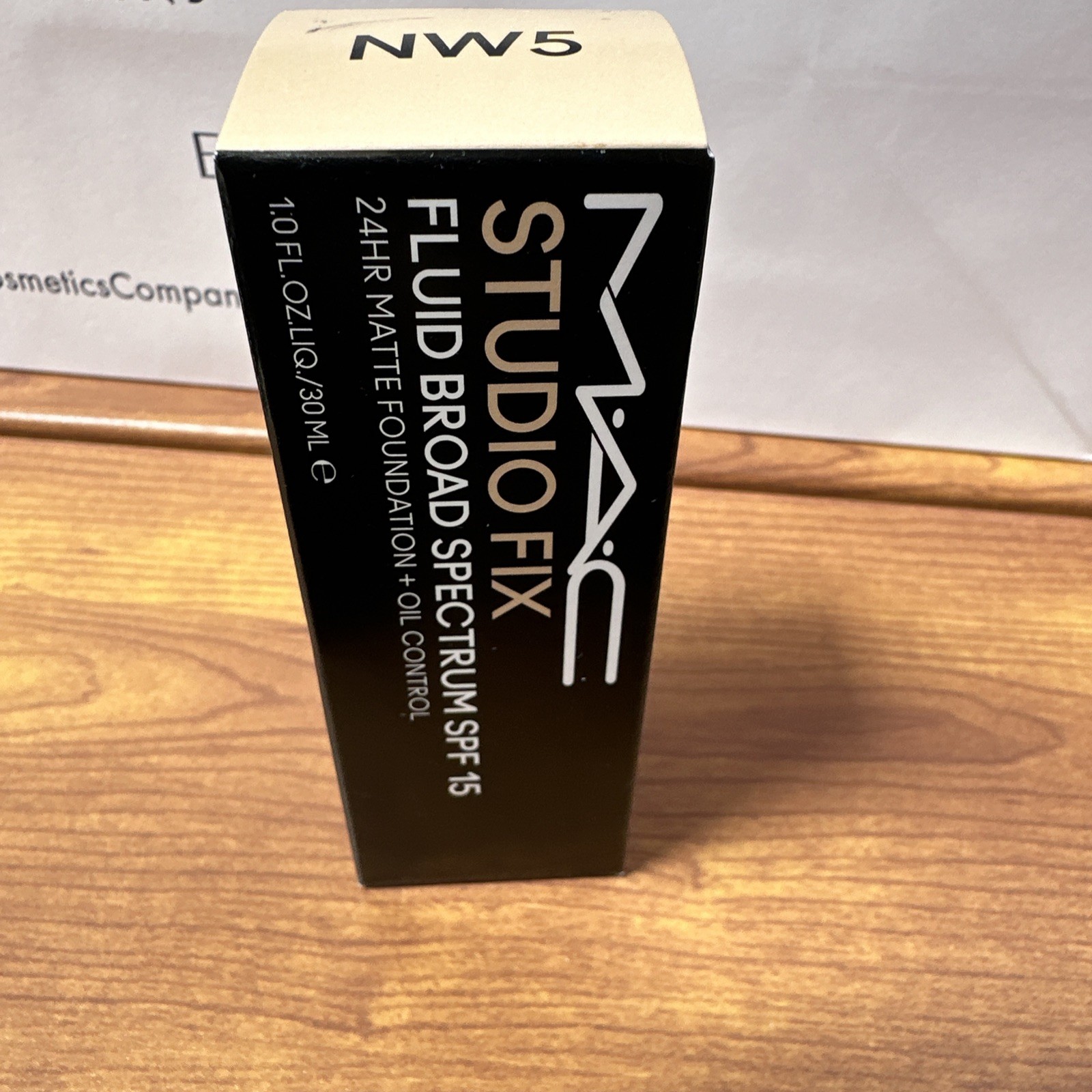 MAC NW 5 ) Fix Fluid Foundation, SPF 15, 1 Fl Oz