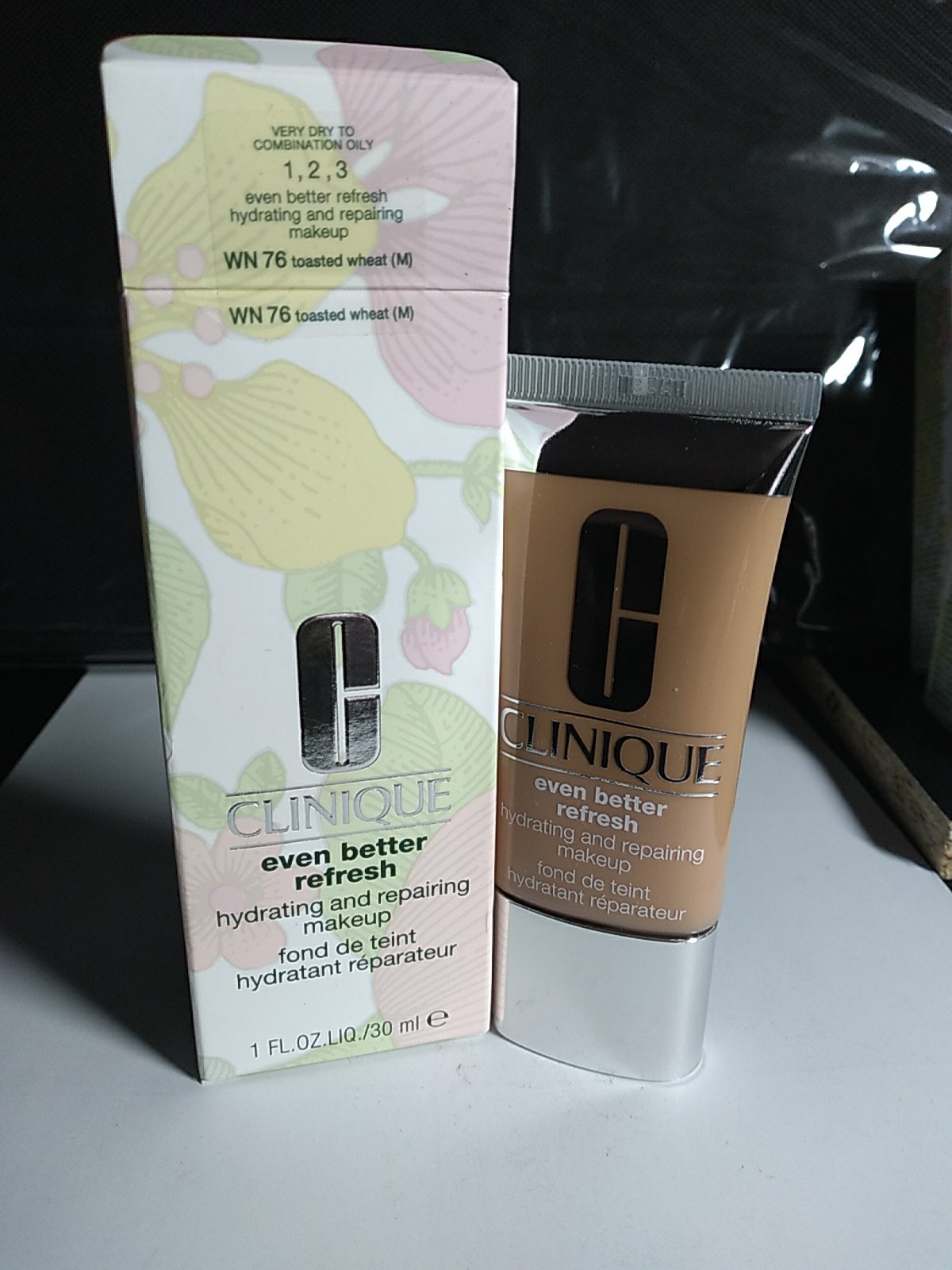 Clinique Even Better Refresh Hydrating & Repairing Makeup TOASTED WHEAT 1 FL OZ