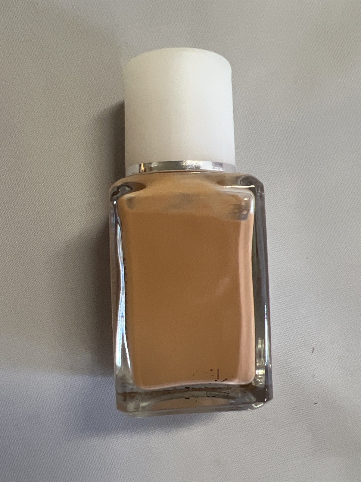 Neutrogena SkinClearing MicroClear Technology, 120 Tan 1 fl oz NOS