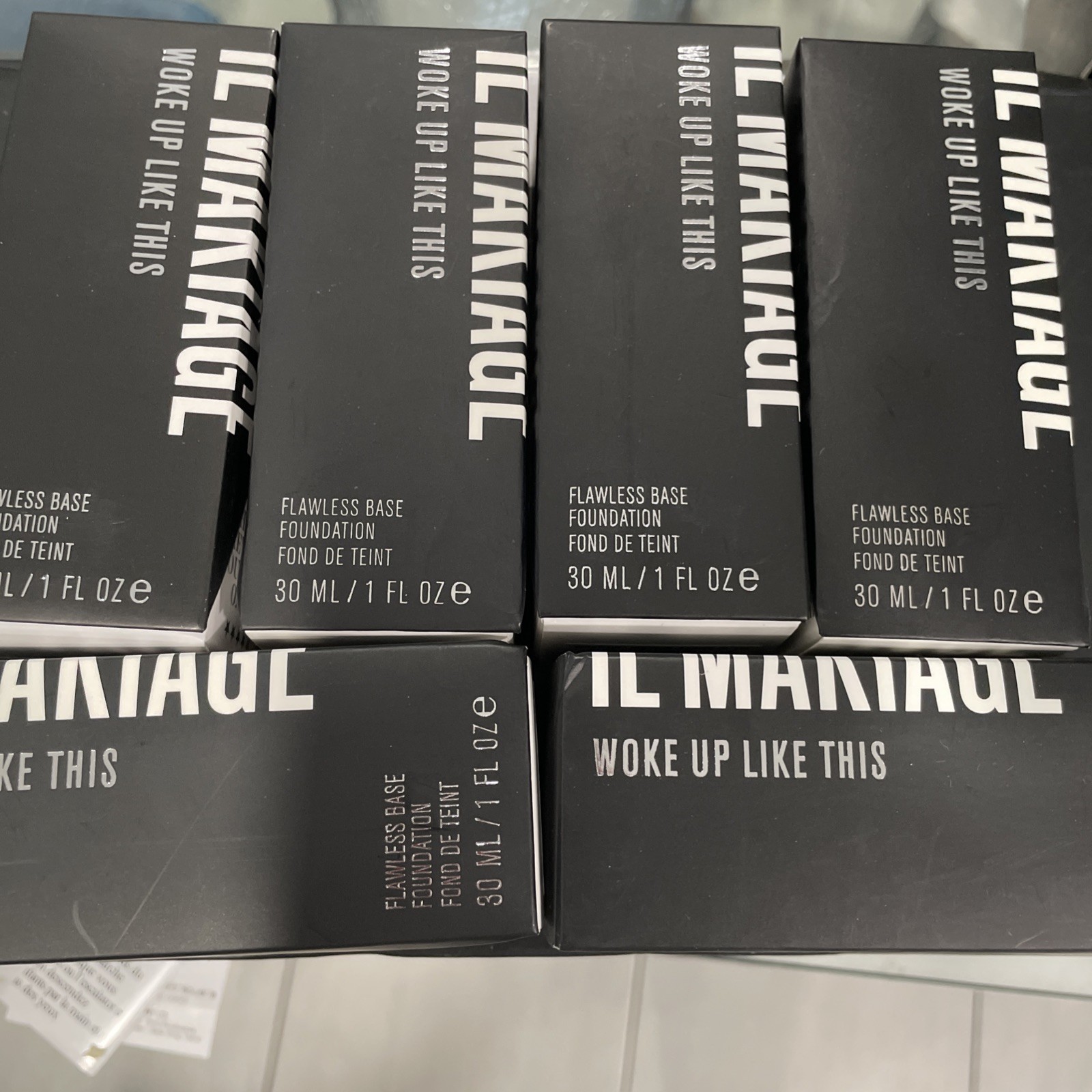 NEW Il Makiage Flawless Base Foundation in Shade 035, 130, 205, 030, 065, 120