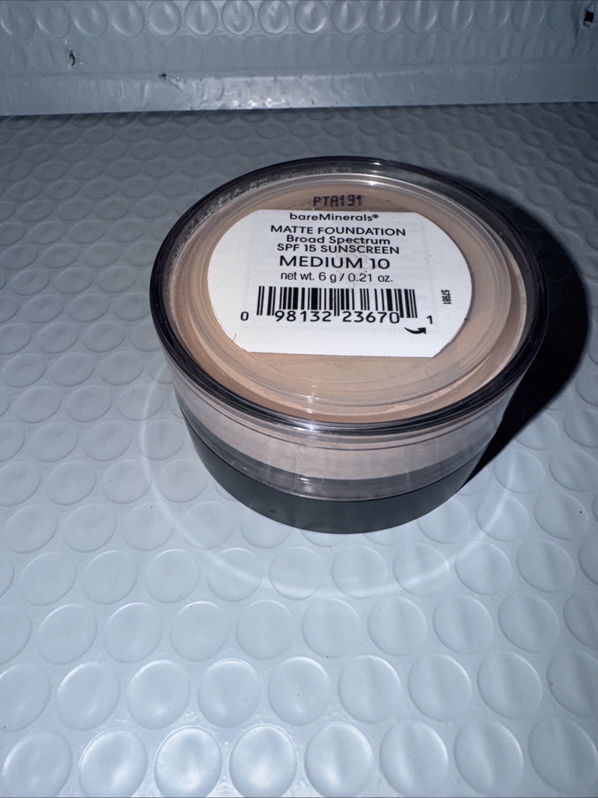 bareMinerals. Matte Foundation. Broad Spectrum SPF 15 SUNSCREEN Medium 10