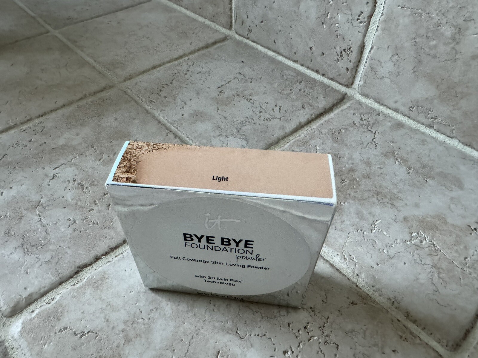 New It Cosmetics Bye Bye Foundation Powder Full Coverage Light 3D Skin Flex