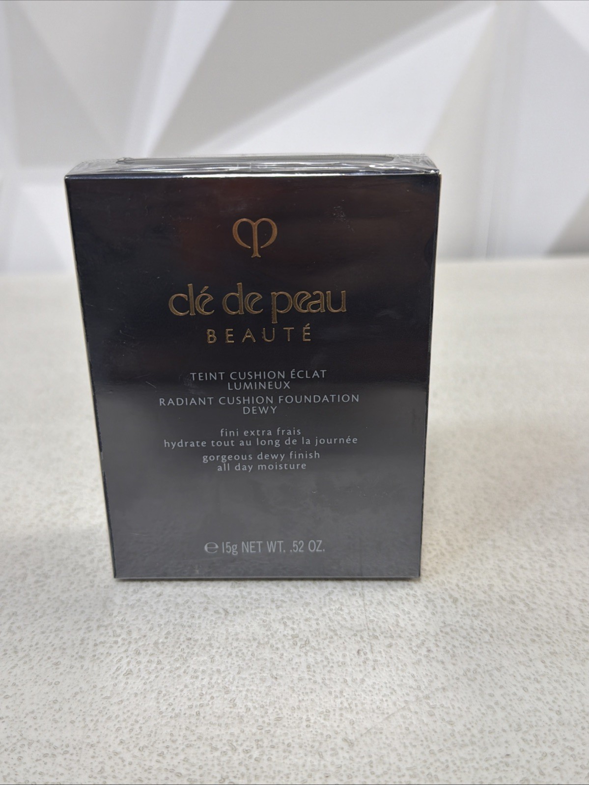 Cle De Peau Radiant Cushion Foundation Dewy I10 Very Light Ivory REFILL 100% AUT