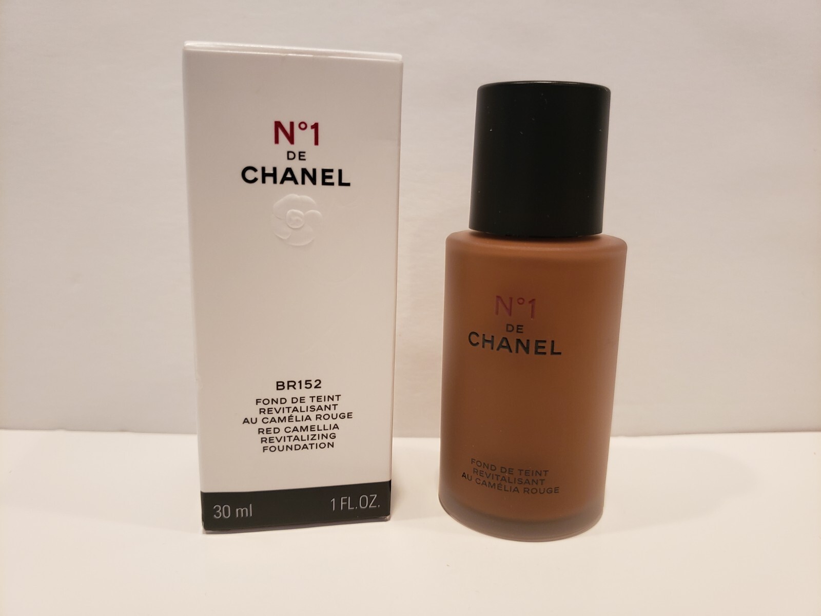 Chanel ~ No1 De Chanel ~ Red Camellia Revitalizing Foundation ~ #BR152 ~ NIB