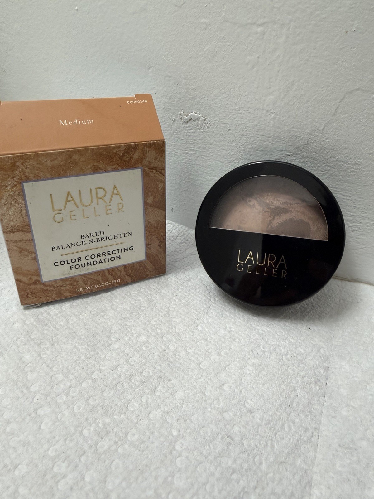 LAURA GELLER Baked Balance-n-Brighten Color Correcting Foundation MEDIUM 0.32oz