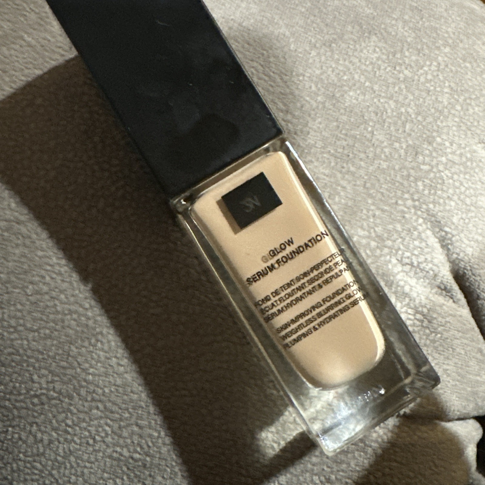 Givenchy Prisme Libre Glow Serum Foundation – 3N – 1 fl oz/ 30 ml – FULL SIZE!