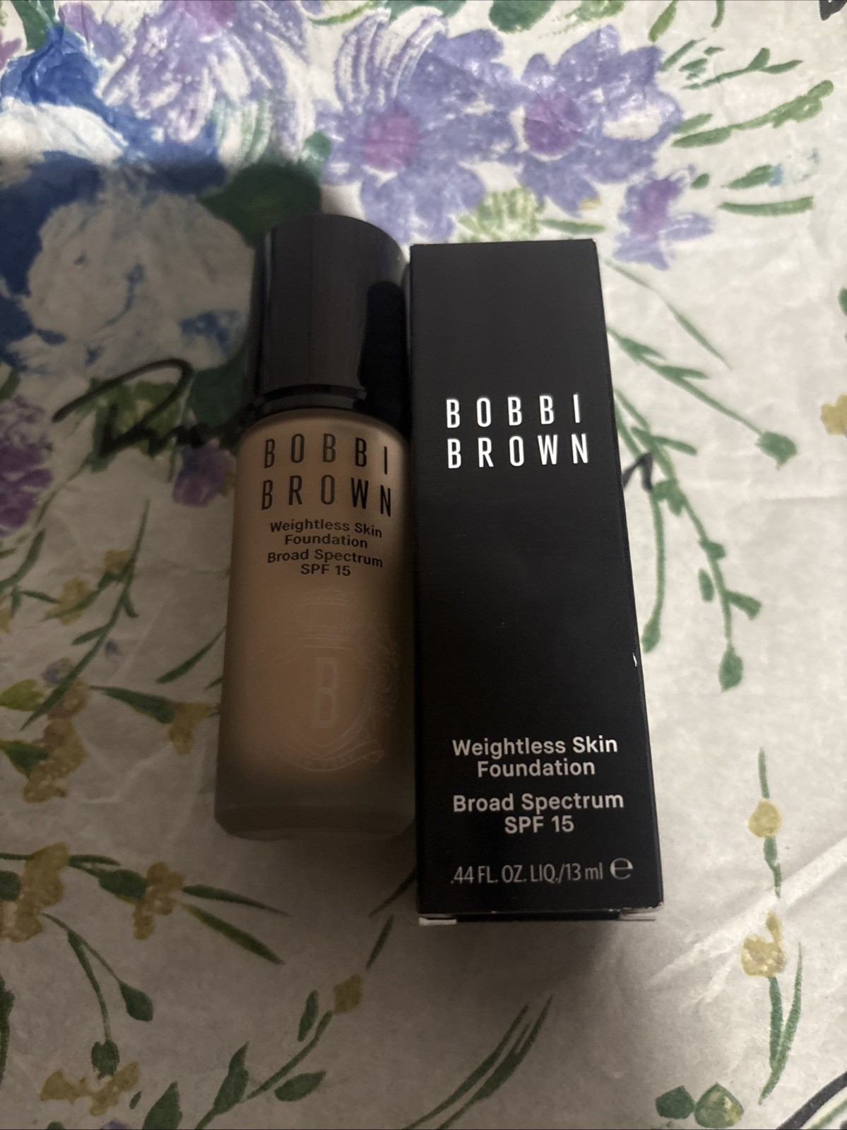 Bobbi Brown Weightless Skin Foundation SPF 15 W-026 Warm Ivory .44oz/ 13ml NIB