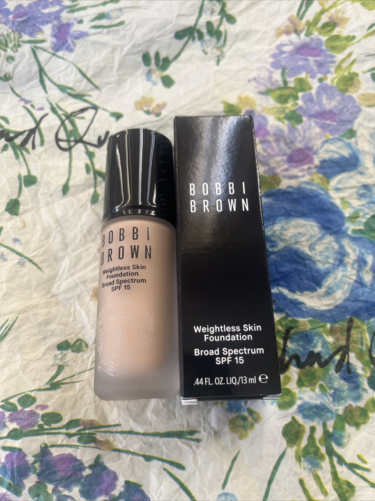 Bobbi Brown Weightless Skin Foundation SPF 15 (Sand N-032) .44oz/13ml NIB