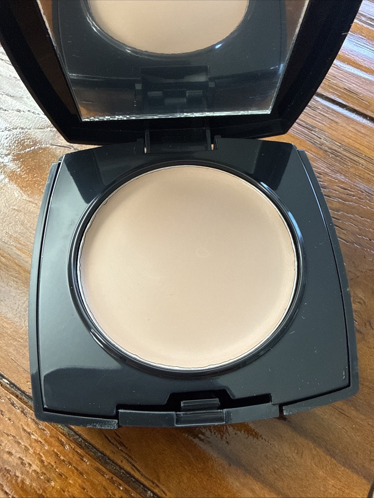Avon True FLAWLESS Ultra Matte Cream-POWDER FOUNDATION Compact 10g P2-15 SHELL