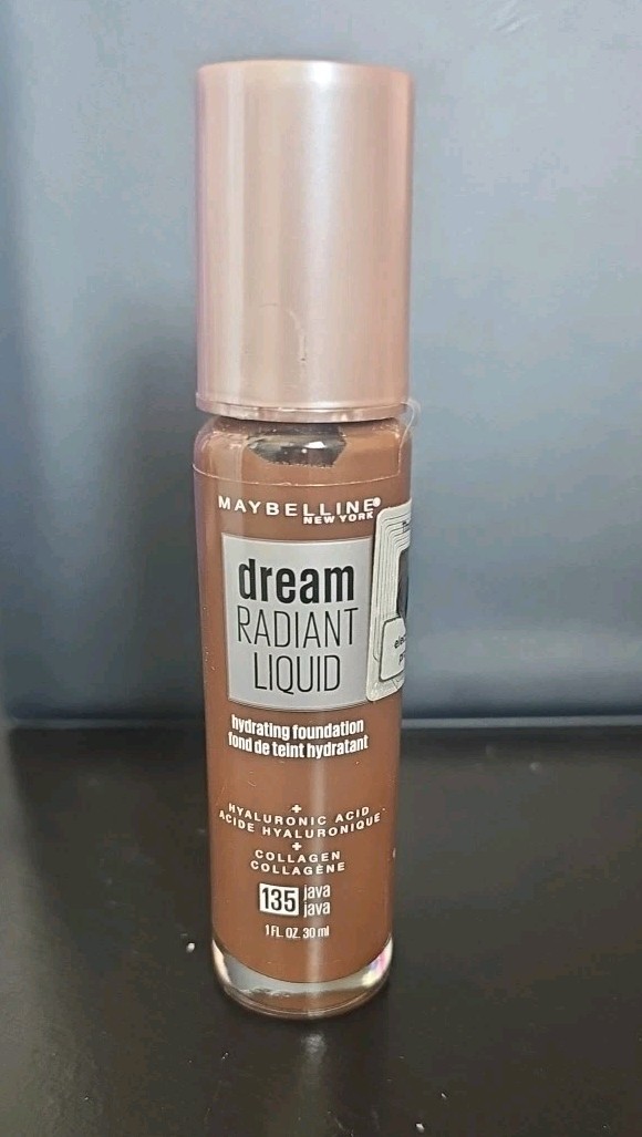 Maybelline New York Dream Radiant Liquid Hydrating Foundation 135 Java