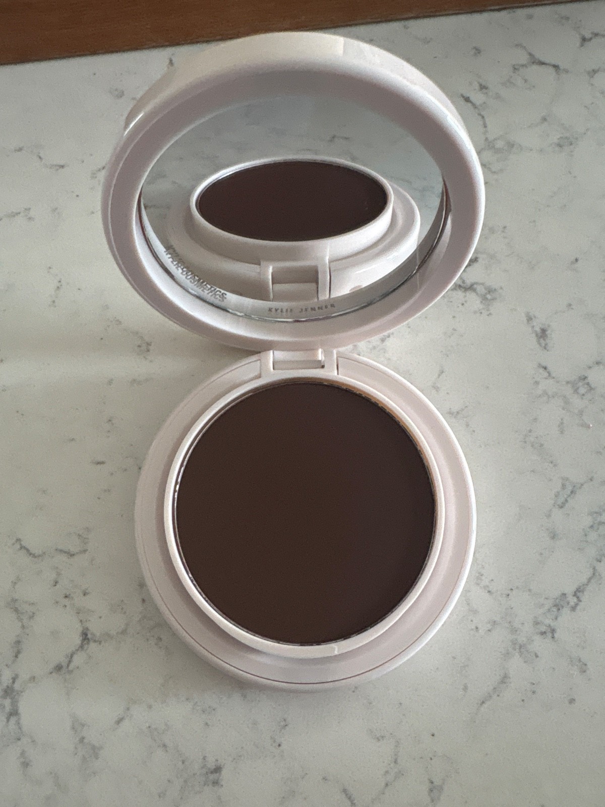 Kylie Cosmetics Natural Blur Powder Foundation Shade 10.5N
