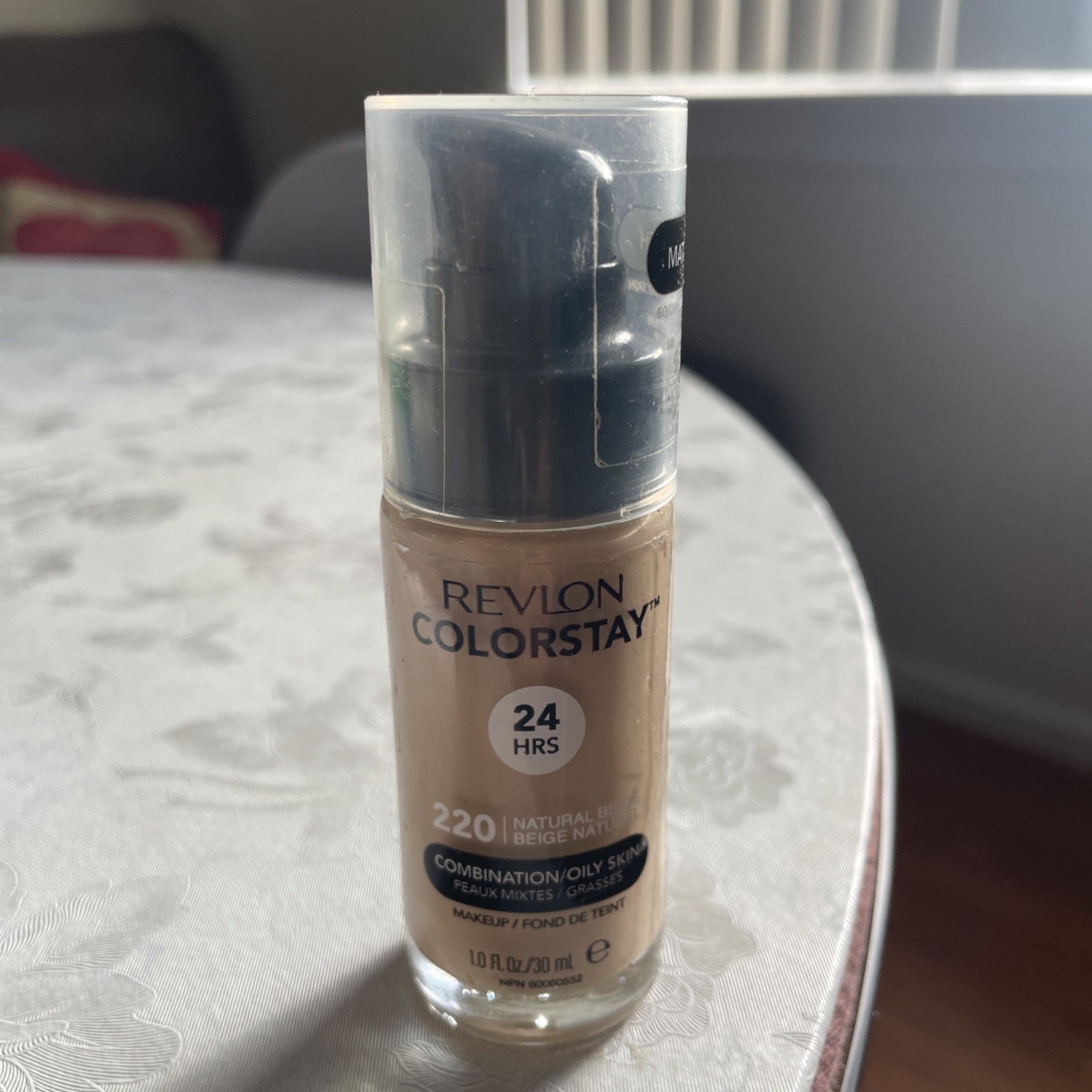 Revlon ColorStay MATTE FINISH Foundation – 220 Natural Beige New