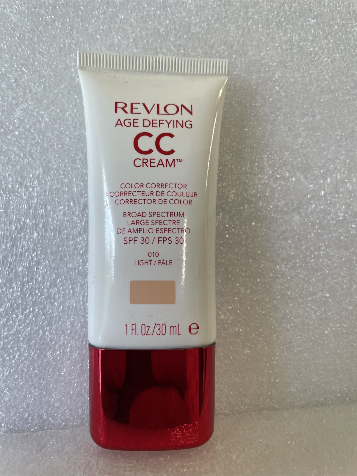 REVLON CC CREAM Color Corrector Foundation SPF 30 #010 LIGHT/PALE sealed