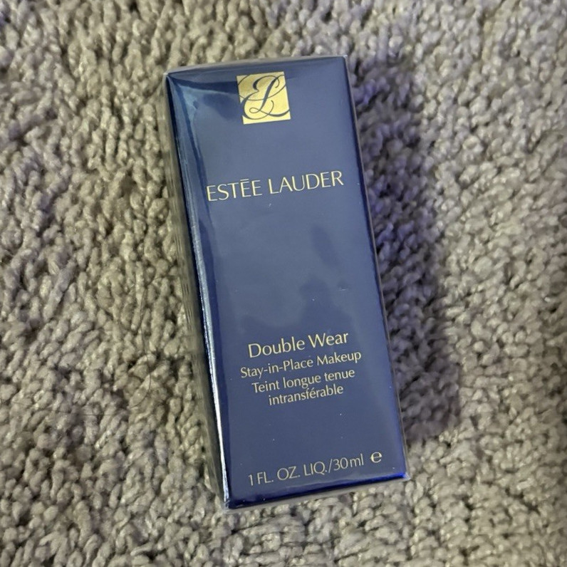 Estée Lauder Double Wear Stay-in-Place Foundation 0N1 Alabaster 1 fl oz