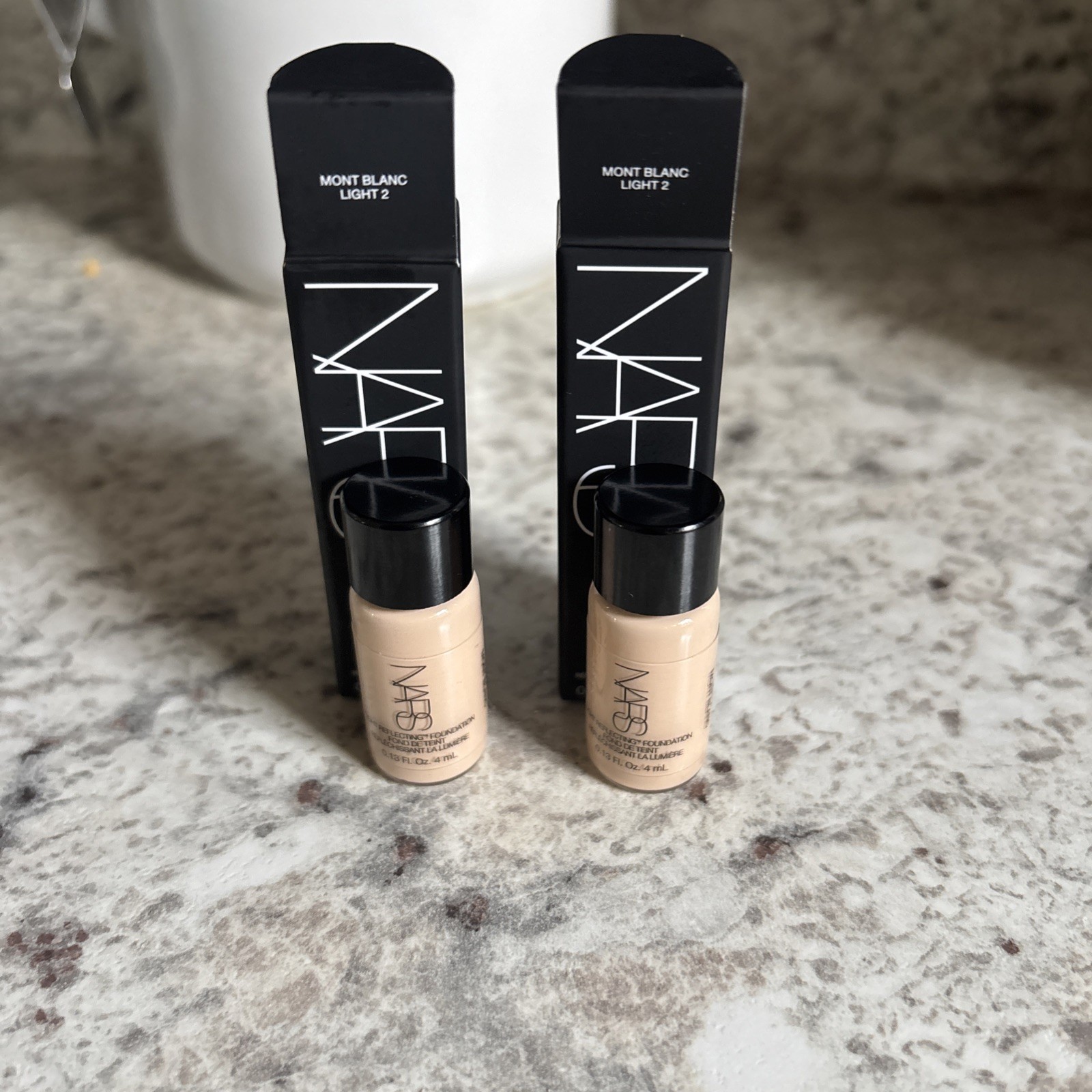 NARSL IGHT REFLECTING FOUNDATION ( LIGHT 2 MONT BLANC) 0.13 fl oz (SAMPLE SIZE)